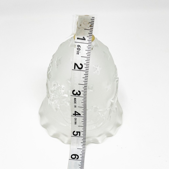 Vintage 1996’ Mikasa Crystal “Silent Night” Santa & Reindeer Christmas Bell - Picture 3 of 5